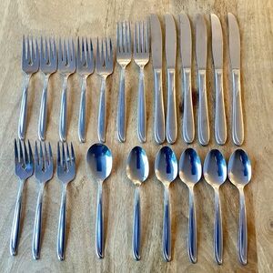 Oneida Early Sand Dune (Groove Side Down) Flatware 22 Pieces Forks Knives Spoons
